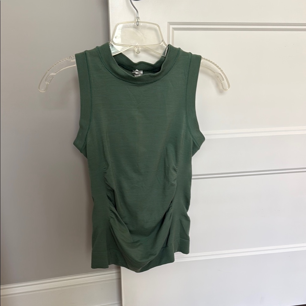 Athleta Sleeveless Green workout Top